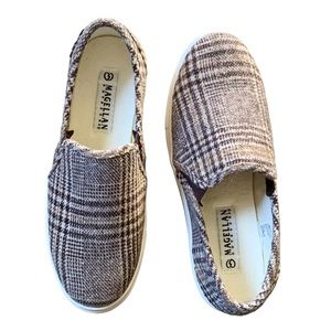 Magellan Outdoors Slip On Plaid Flannel Sneakers Sz 7